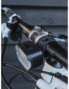 OŚWIETLENIE ROWEROWE mocne światło lekka i mała 400lm UMO 2